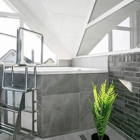 Five-bedroom Holiday In Ringkobing 1 * Klegod