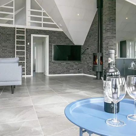 Five-bedroom Holiday In Ringkobing 1